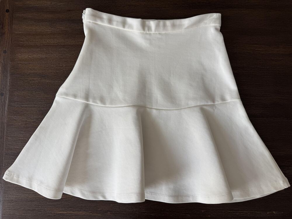 Devlin Skirt Womens XS White Knit Flare Ruffle Hem Mini Stretch Skater